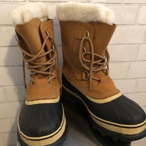 Sorel Caribou Snowboots - Size 8!